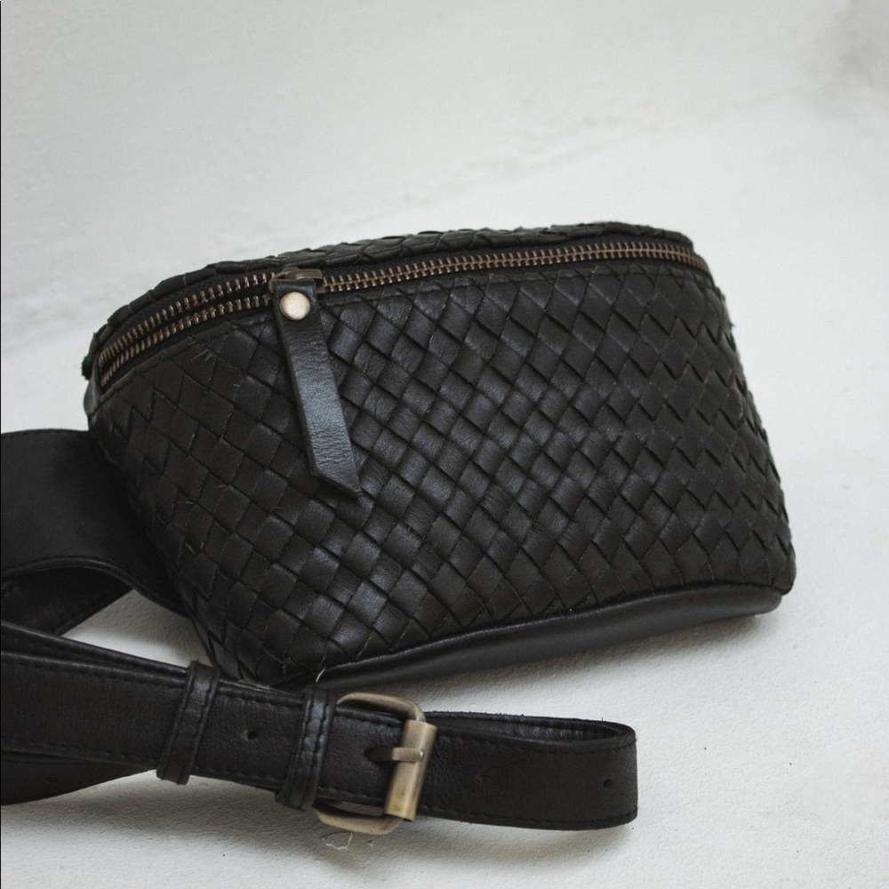 MANDRN Remy Belt Bag